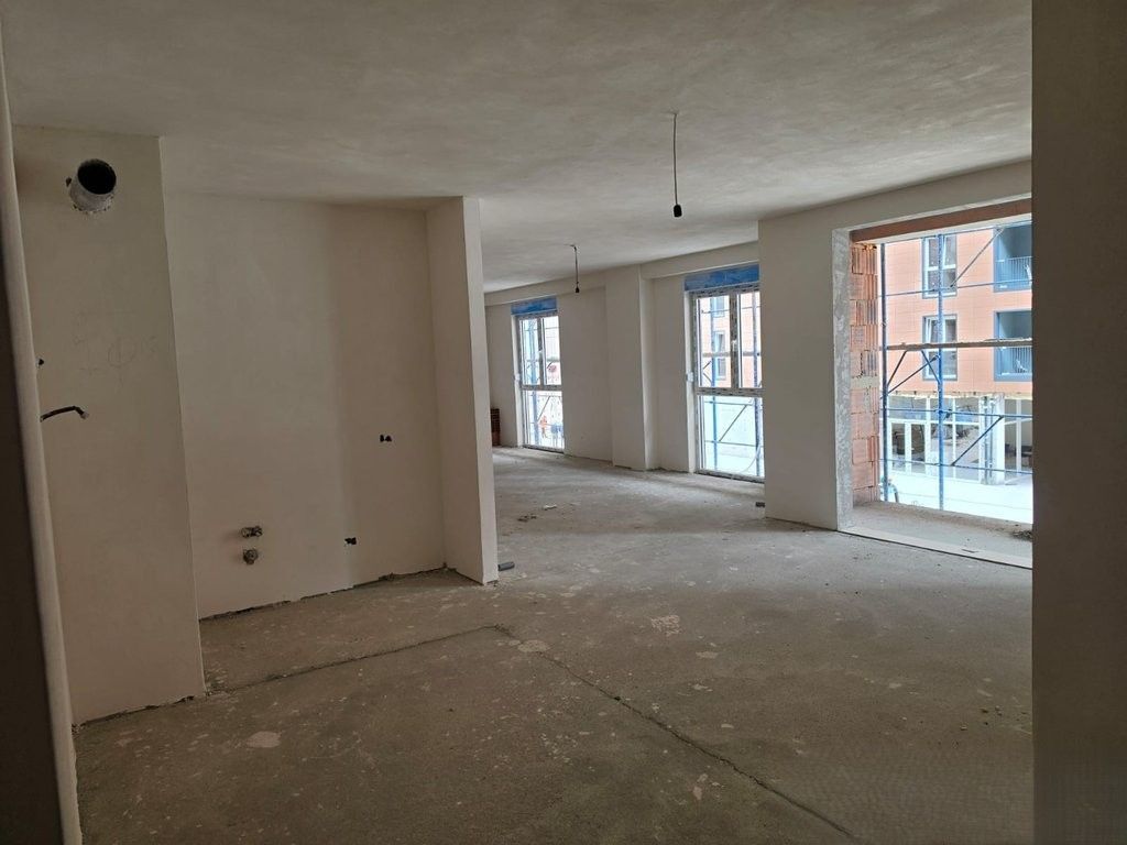 SHESIM ZYRA OPEN SPACE + POST PARKIMI,BULEVARDI I RI TEK KOMPLEKSI ORBITAL 5! 238,000 € 21,741,300 Lekë