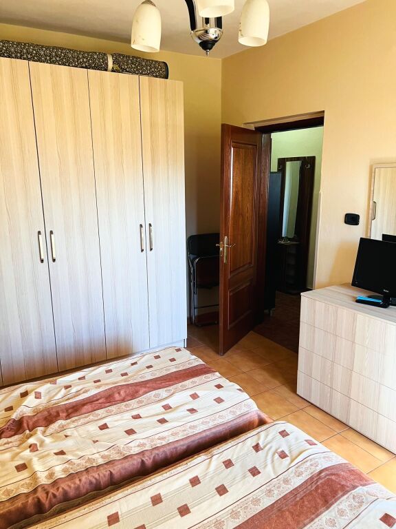 Jepet me qira 2+1+1  Xhamlliku 500 mije leke