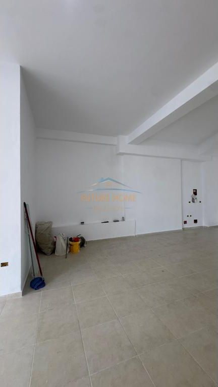 Shitet, Ambient Biznesi, Fresku, Tiranë 230,000 €