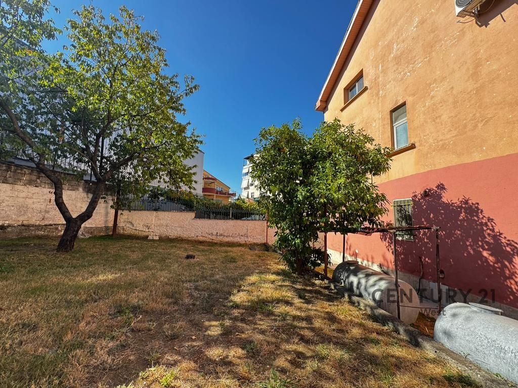 VILLA SU TRE PIANI IN AFFITTO – COLLINA DEL PRETE