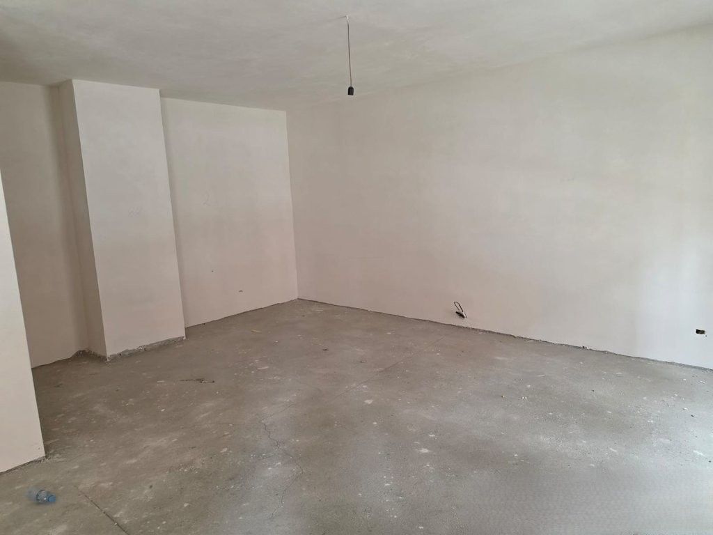 SHESIM ZYRA OPEN SPACE + POST PARKIMI,BULEVARDI I RI TEK KOMPLEKSI ORBITAL 5! 238,000 € 21,741,300 Lekë