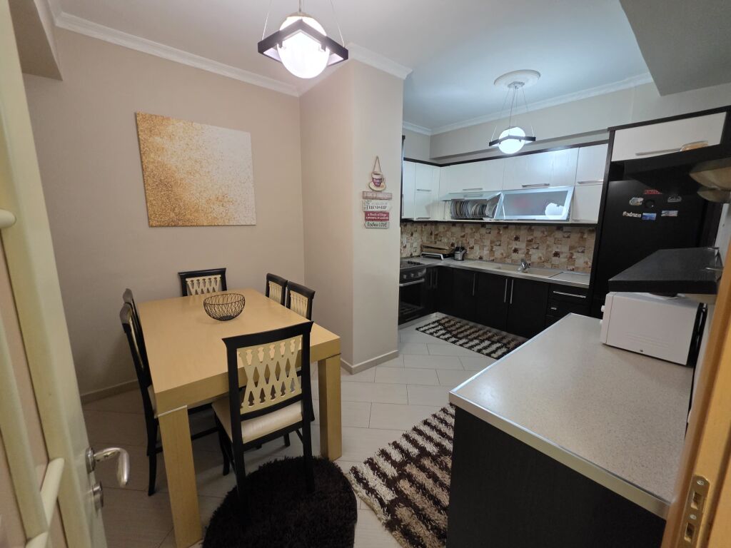 Apartament me qera 2+1 Astir
