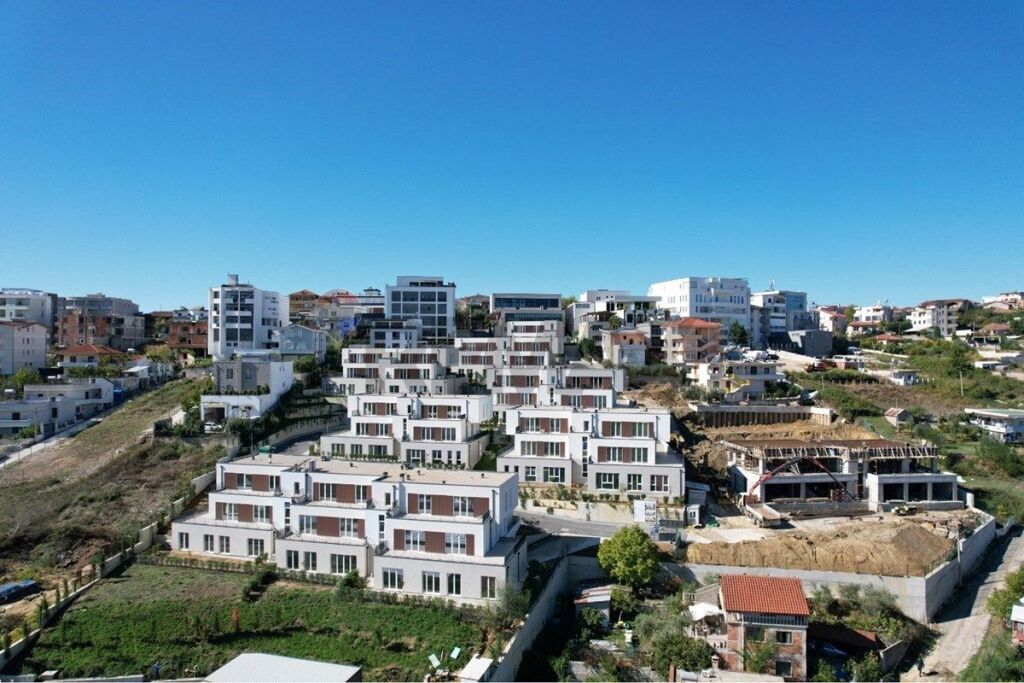 APARTAMENT 2+1 PER SHITJE NE SAUK