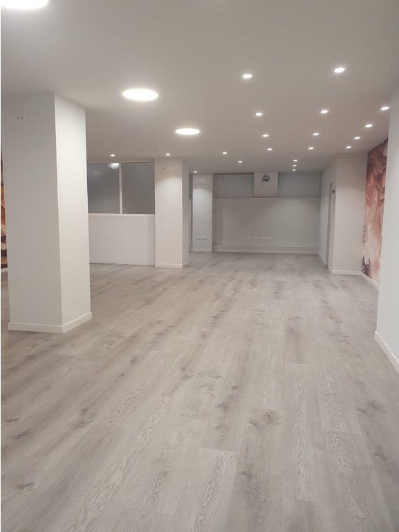 JEPET ME QIRA AMBIENT KOMERCIAL 500 M² – PRANË AIR ALBANIA
