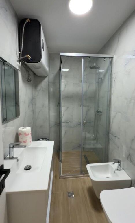 SHESIM APARTAMENT 2+1 TEK TERMINALI AUTOBUSEVE