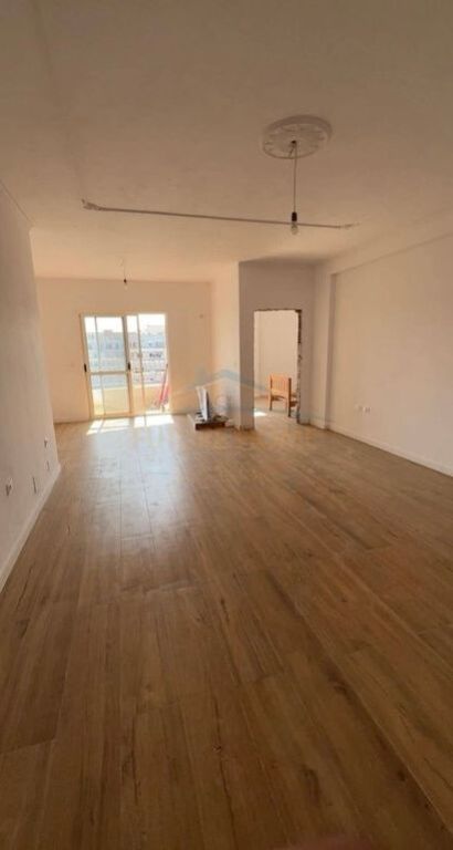 Shitet, Apartament 1+1, Unaza e Re