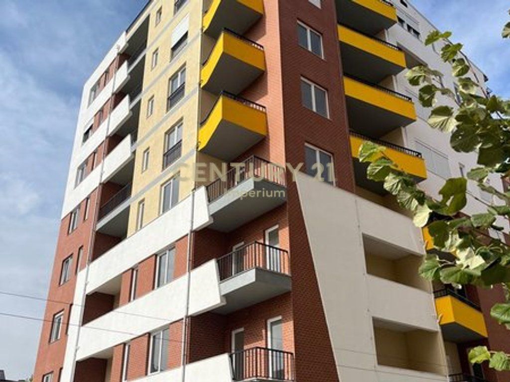 Apartment 1+1 at 1 Maji, Pogradec – Relaxing view and new building!