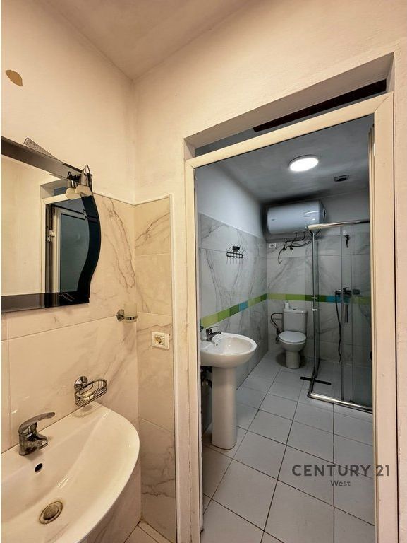 VILLA SU TRE PIANI IN AFFITTO – COLLINA DEL PRETE