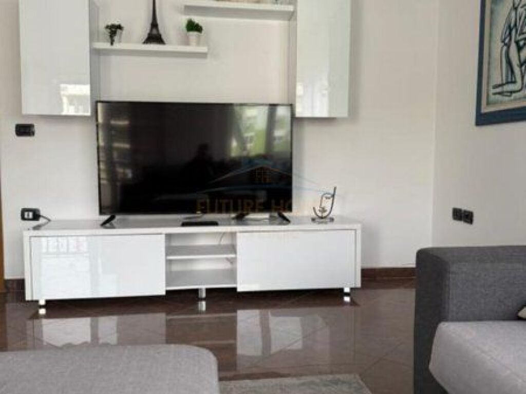 Affitto,Appartamento 1+1+Veranda,Via Pjetër Bogdani,Blocco,Tirana.