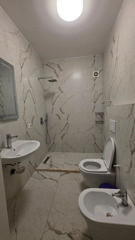 Affitto, Appartamento 2+1, Via Dibra, Tirana.    70.000 Lek