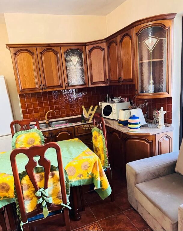 JEPET APARTAMENT 2+1+2+2BLK ME QIRA TE RRUGA QEMAL STAFA 50.000 LEKE