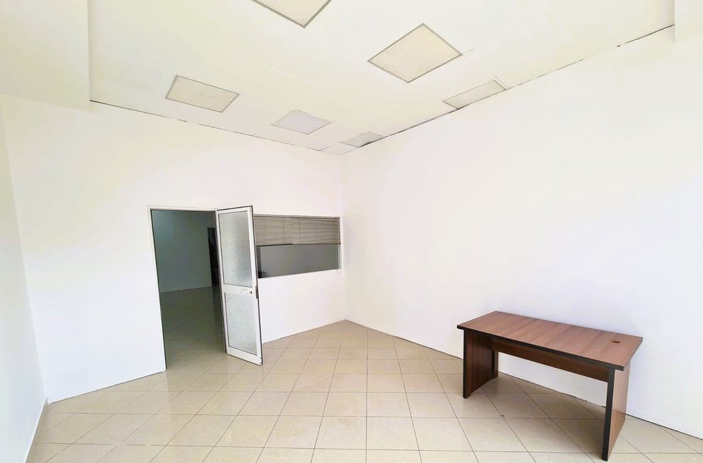 ZYRE 140M2 TEK RRUGA E KAVAJES!