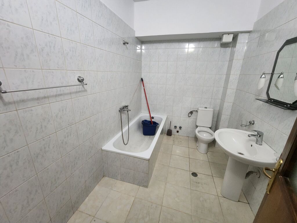 Shitet,Apartament 3+1+2,Komuna e Parisit