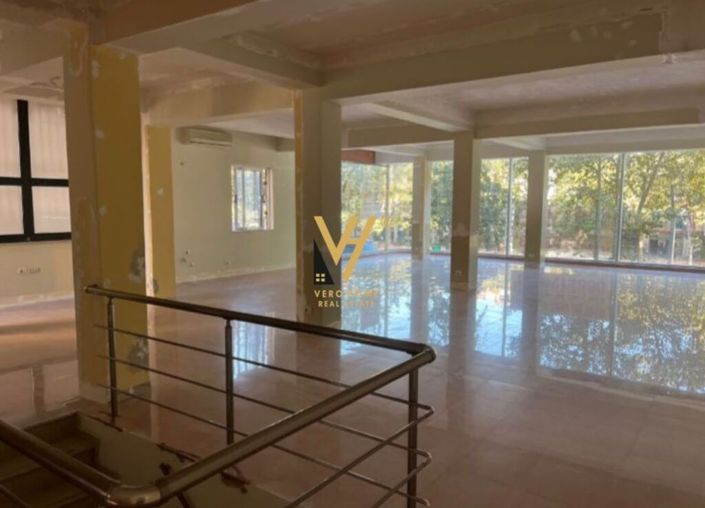 NEGOZIO IN AFFITTO 240 M2 IN VIA DRITAN HOXHA 170.000 LEKE