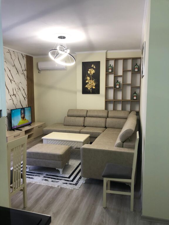 Ish Fusha e Aviacionit, Jepet me qera apartament 1+1+Blk.