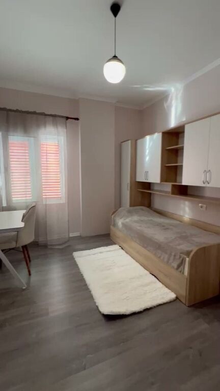 Apartament 2+1+2 me parkim, Lake View