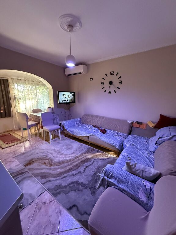 JEPET ME QIRA VILË 2-KATËSHE NË VAQARR