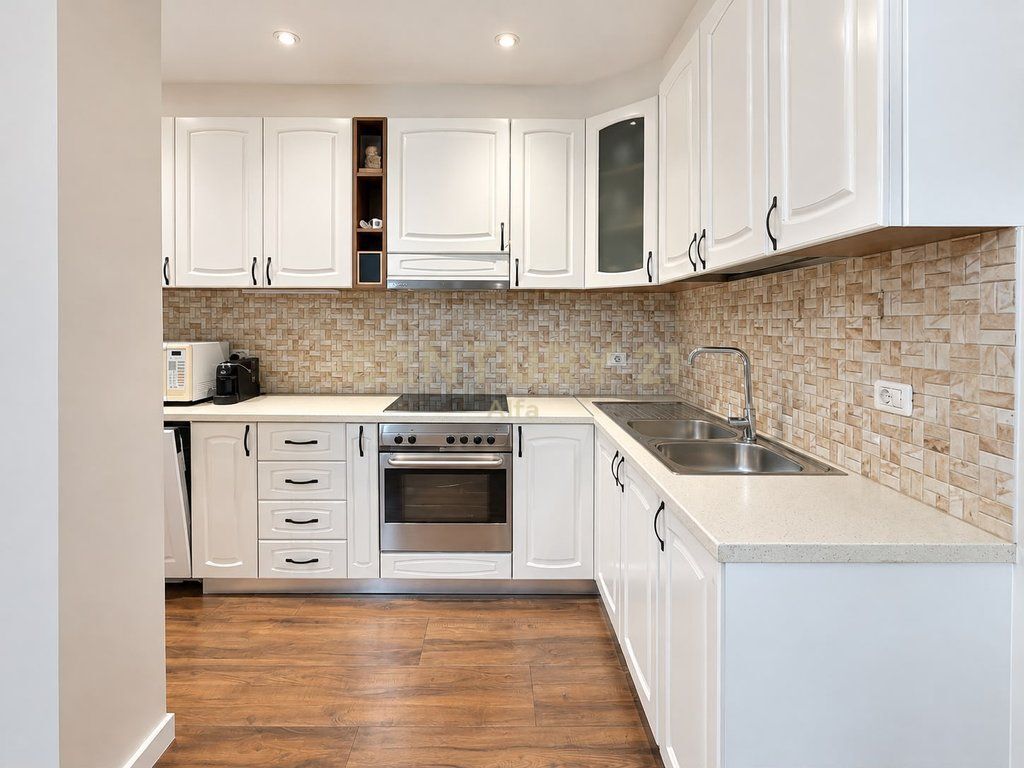 Shitet Apartament 2+1+2 në Astir, pranë 2 Palmave!