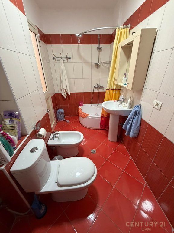 Apartament 1+1 Per Shitje Te Shkembi i Kavajes!