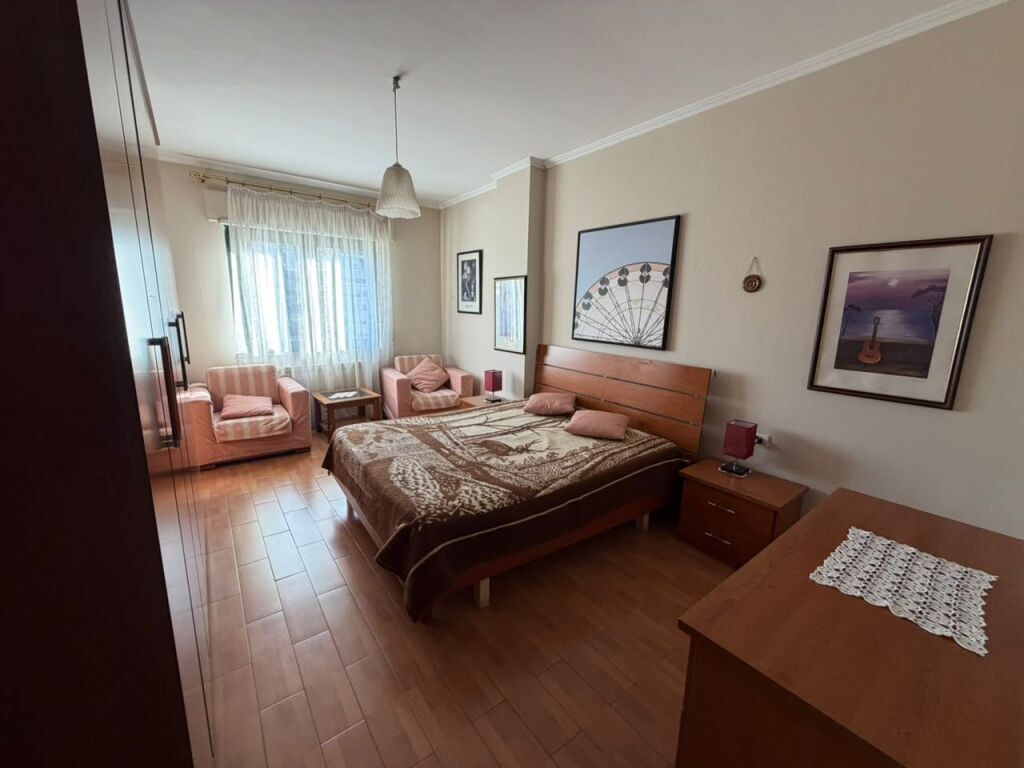 🏡 Jepet me qira apartament 2+1 pranë Liceut, Tiranë