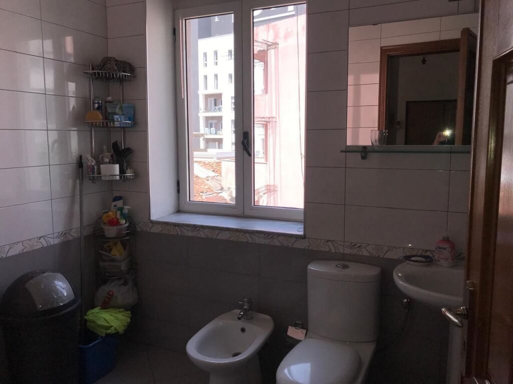 Apartament 3+1 me Qira Qender Tirane