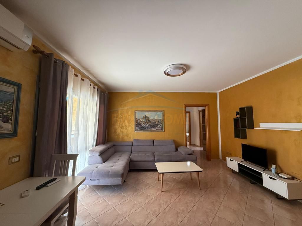 Qera, Apartament 3+1+2, Zogu i Zi, Tiranë