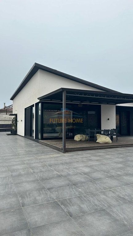 Shitet Godinë Biznesi + Apartament 3+1+2, Kavajë