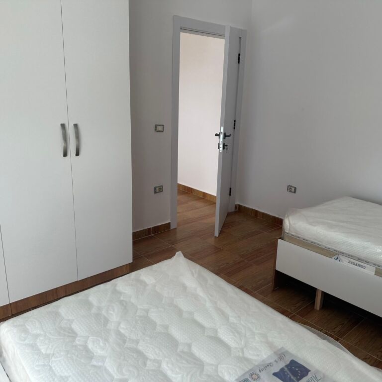 Jepet Me Qera Apartament 3+1+2 Tualete +1 Ballkon