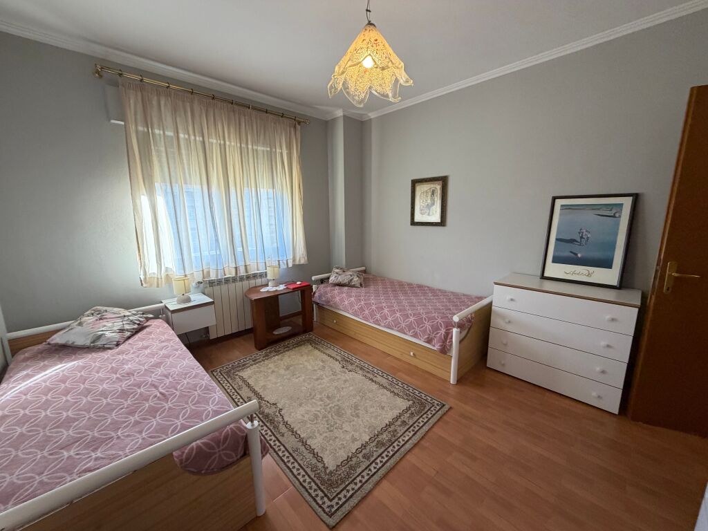 🏡 Jepet me qira apartament 2+1 pranë Liceut, Tiranë  80.000 leke
