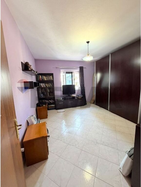 Apartment 3+1+2 for sale at the Commune of Paris