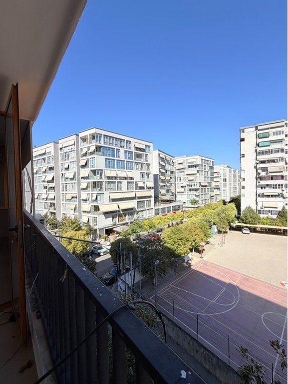 JEPET ME QIRA Apartament 3+1+2 PËR ZYRA – KATI I 3-TË, PRANË KIKA 2