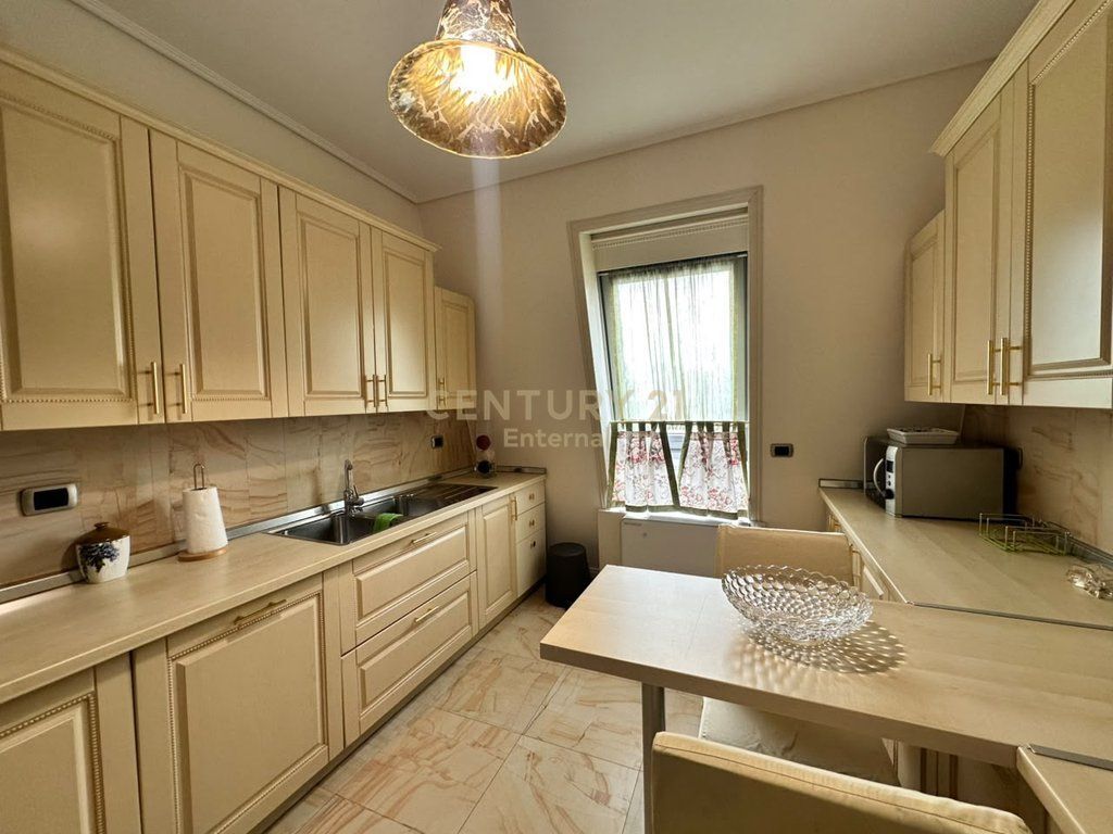 Jepet me qira apartament 2+1+2 te Ish Garda.