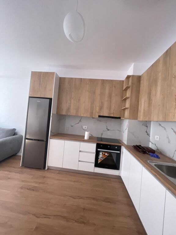🏡 Affittasi appartamento 1+1  📍 Urban Gate, Astir ✨ Mai abitato prima 🏢 4° piano residenziale, con ascensore 💰 Prezzo: 47.000 lek/mese