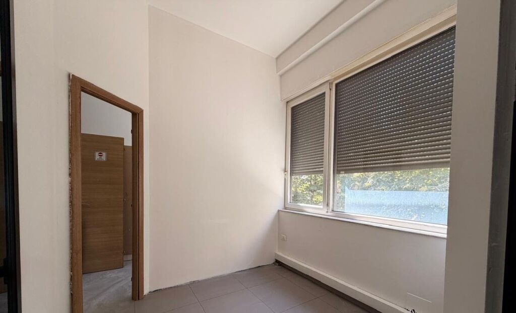 Jepet ambient biznesi me qira tek Rruga e Bogadaneve