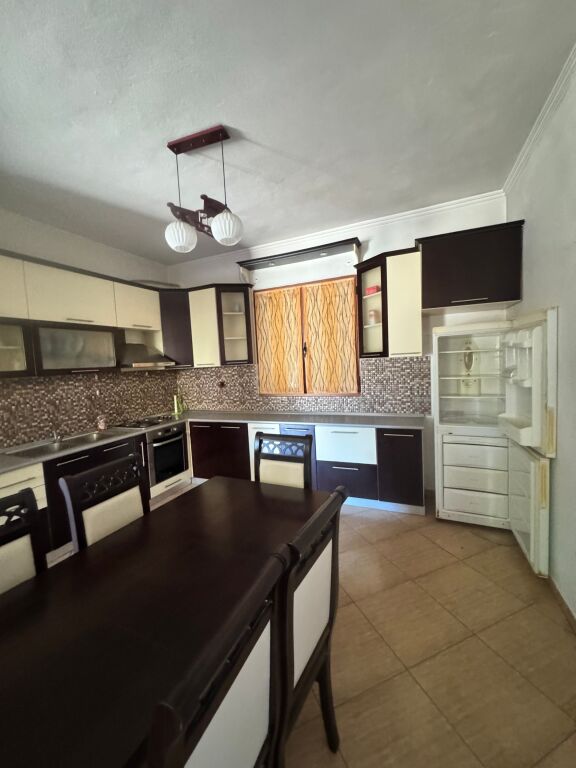 🏡 JEPET ME QIRA VILË 2-KATËSHE NË SPITALLË, DURRËS!