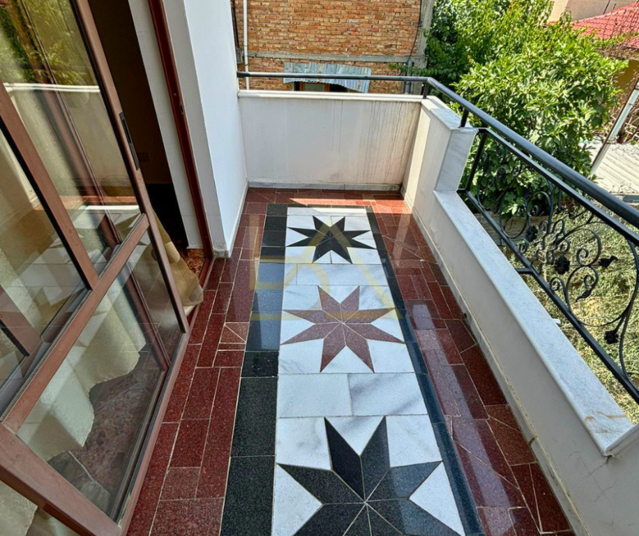VILLA SU DUE PIANI IN VENDITA – BERAT