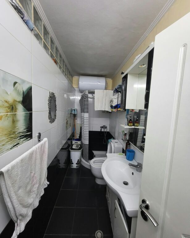 🏡 SHITET APARTAMENT 2+1 | PARKU I AUTOBUSËVE
