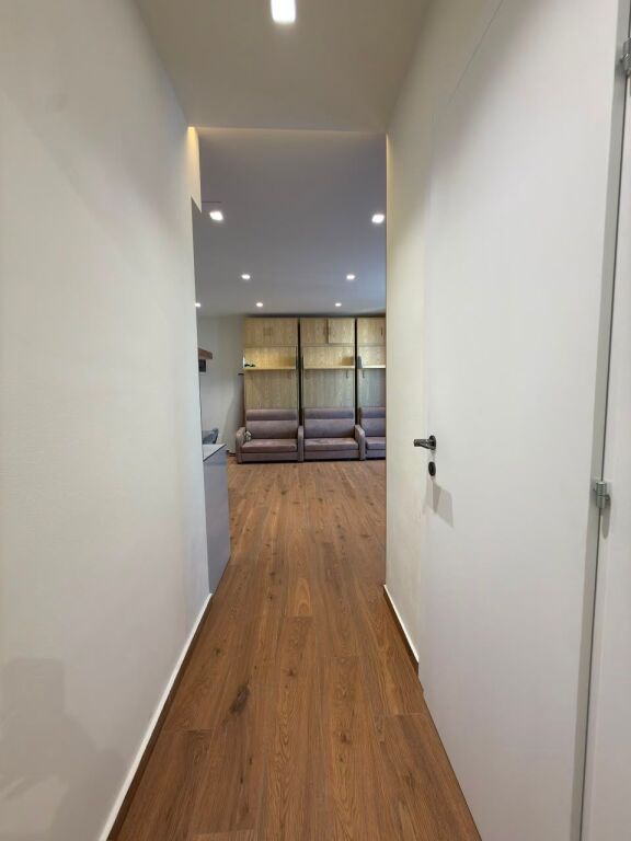 APARTAMENT 1+1 ME QERA – LUNGOMARE, VLORË