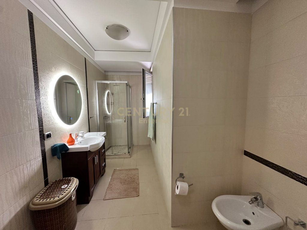 Jepet Apartament 2+1 Me Qira Tek Ish Garda 1,600 € /Muaj