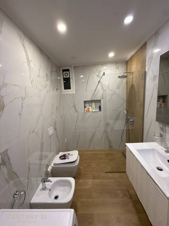 JEPET ME QIRA APARTAMENT 2+1, KOMUNA E PARISIT! /Muaj 90,000 Lekë /Muaj