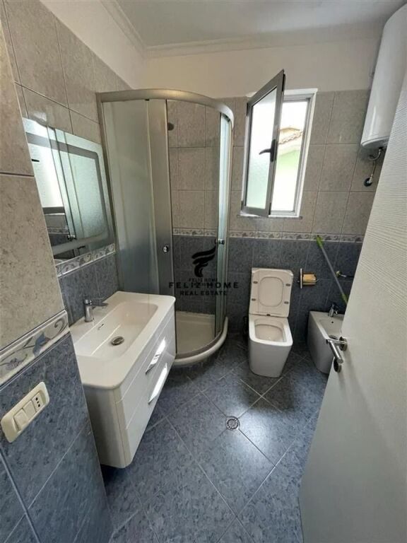 APARTAMENT ME QERA 2+1 KODRA E DIELLIT 80.000 LEKE FH-97945
