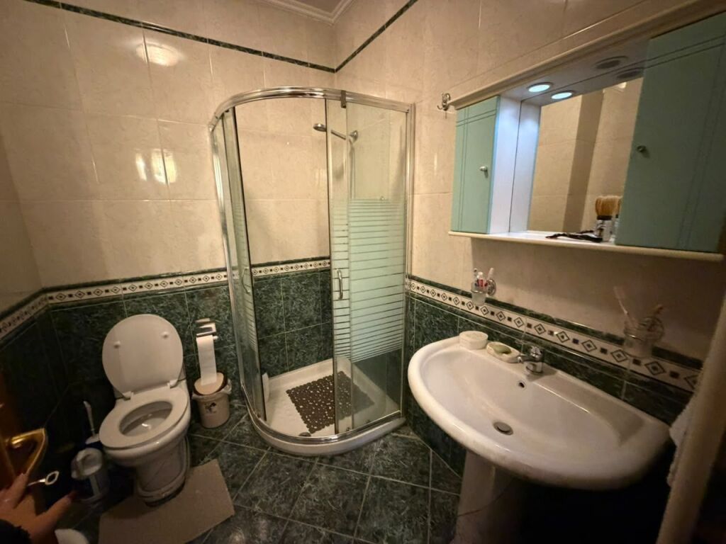 🏡 Jepet me qira apartament 2+1 pranë Liceut, Tiranë