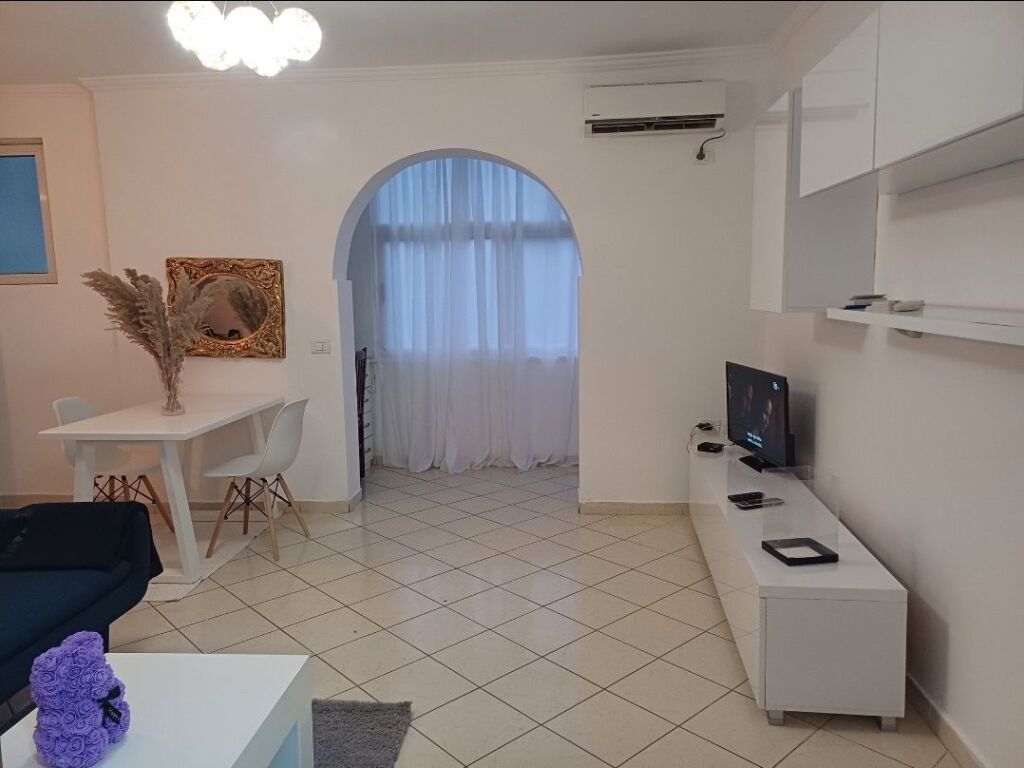 Qera, Apartament 1+1, shkolla e Baletit, Tirane