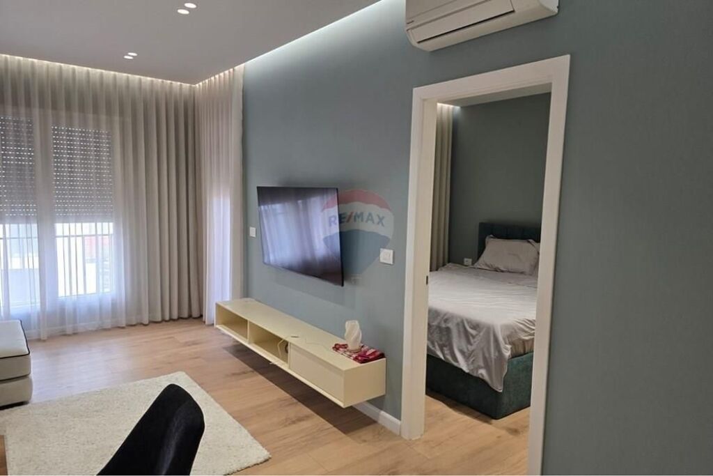 Apartament - Për Qira - Rruga Qemal Stafa