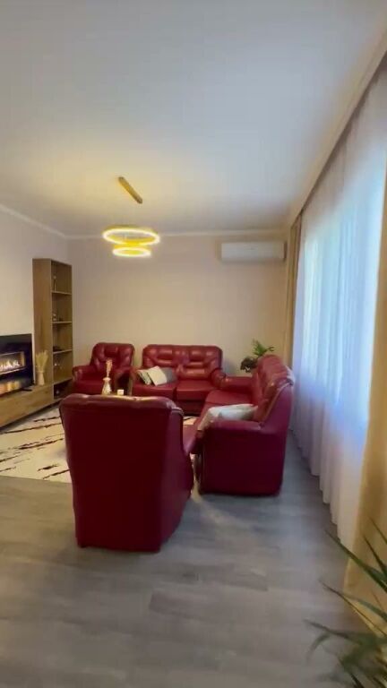 Apartament 2+1+2 me parkim, Lake View