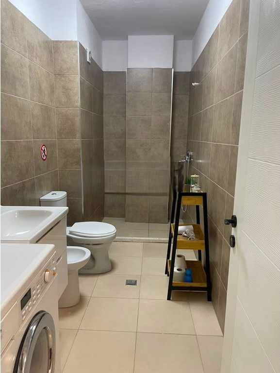 APARTAMENT 3+1+2 PËR SHITJE – RRUGA 5 MAJI, TIRANË 240,000 €