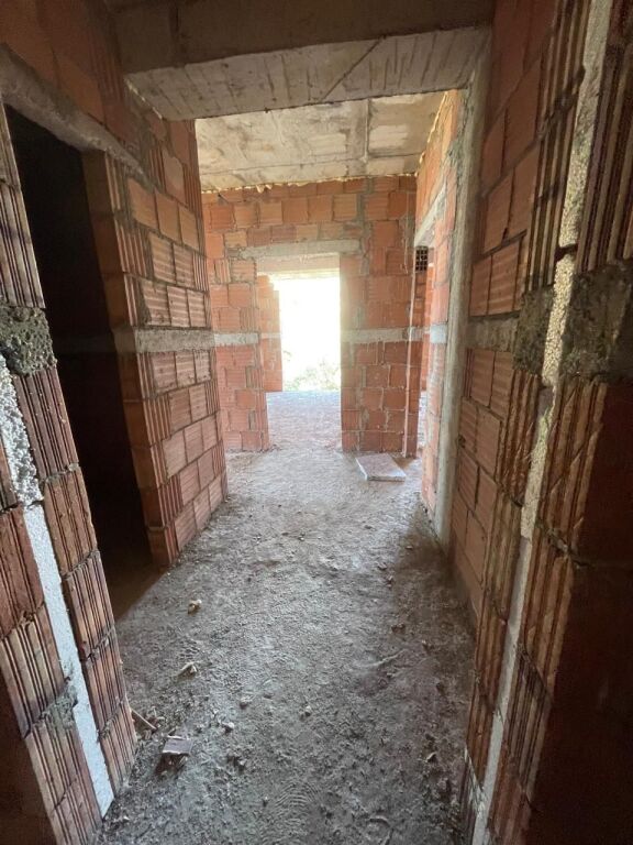 Shitet Apartament 2+1