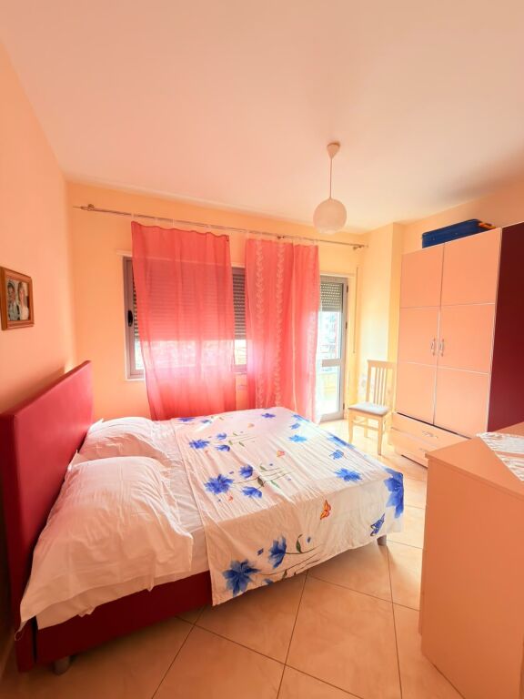JEPET ME QERA APARTAMENT 2+1 PRANE SPITALIT RAJONAL, DURRES