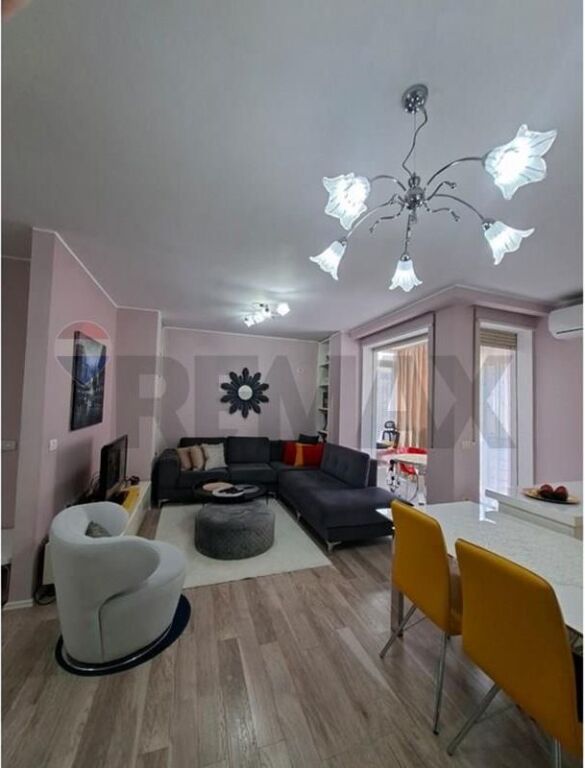 Apartment 2+1+2 for sale at Komuna e Parisit