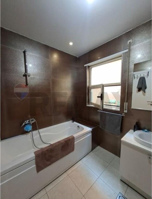 Apartment 2+1+2 for sale at Komuna e Parisit